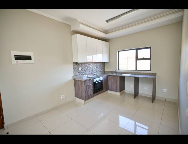 2 BEDROOM APARTMENT TO LET IN UMHLANGA RIDGE